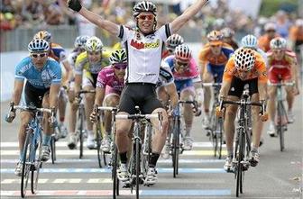 Cavendish suvereno do zmage 