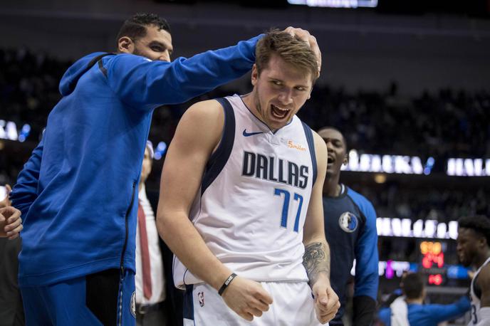 Luka Dončić | Luka Dončić se bo s svojim Dallasom v noči na nedeljo ob 2.30 po našem času pomeril z aktualnimi prvaki lige NBA, ekipo Golden State Warriors.  | Foto Reuters