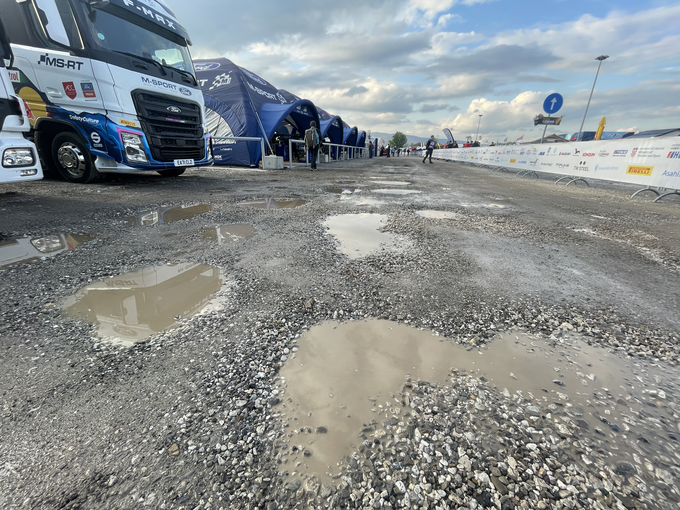 Dokaj žalosten pogled na podlago območja servisa v Zagrebu.  | Foto: Gregor Pavšič