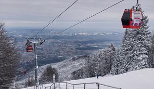 Vožnja z nihalko še vedno prepovedana, zelena luč za gondole