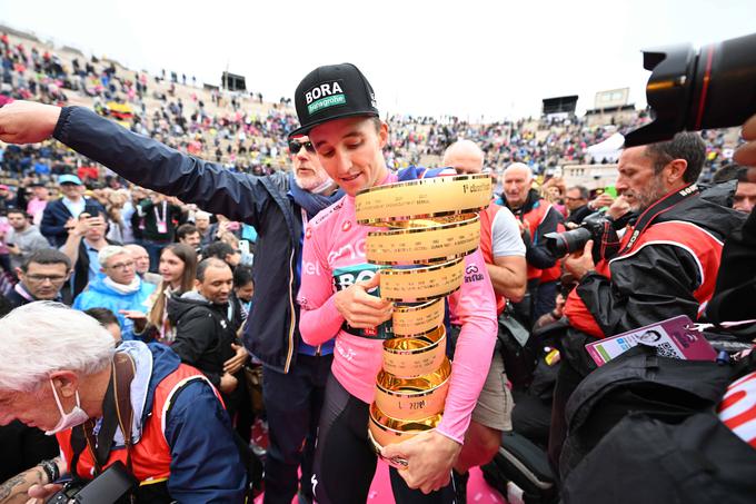 Jai Hindley je leta 2022 osvojil zmago na Giru. Dr. Podlogar je zanj pripravil posebno in zelo premišljeno prehransko strategijo. | Foto: Guliverimage