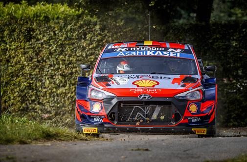 Neuville zmagovalec relija na Japonskem