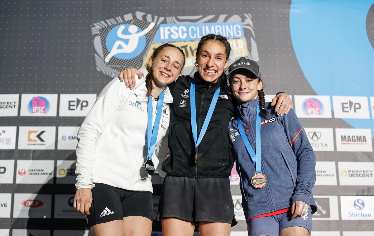 Sara Čopar | Sara Čopar je zlatu v težavnosti dodala še srebro na balvanih. | Foto Dimitris Tosidis/IFSC