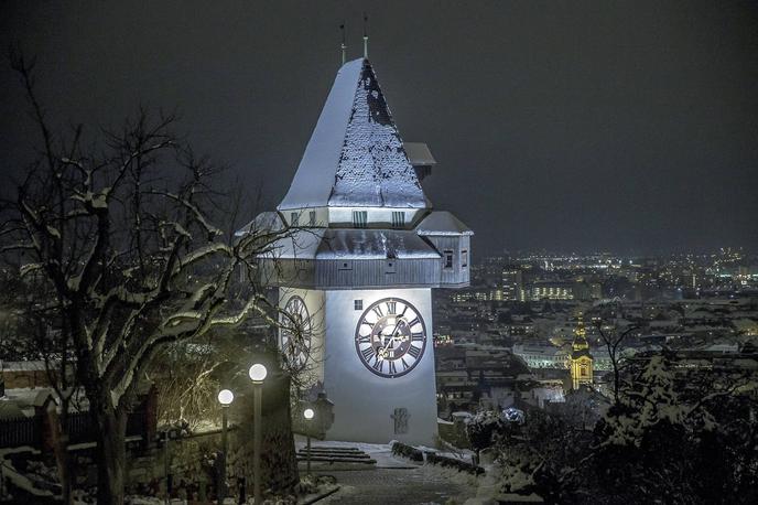 Gradec stolp | V drugem največjem avstrijskem mestu, Gradcu, so v nedeljo na veliko presenečenje neavstrijske javnosti in neavstrijskih medijev zmagali komunisti. V Avstriji niso bili tako presenečeni, saj tam že dolgo vedo, da je KPÖ v Gradcu izjemno močna. | Foto Guliverimage