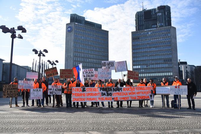 Zaposleni v Salonit Anhovo | Foto: STA