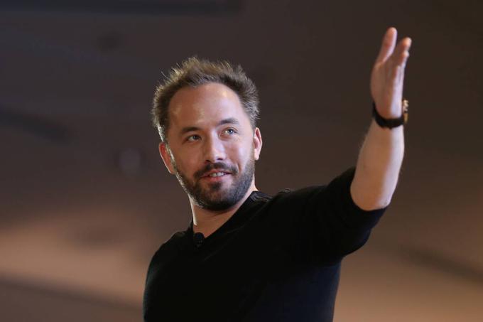 Srečanje med vodstvom Dropboxa in Appla se ni končalo sovražno, ampak prijateljsko. Drew Houston (na fotografiji) in Steve Jobs sta govorila še kakšno uro, Jobs je prvemu celo dajal poslovne nasvete.  | Foto: Reuters