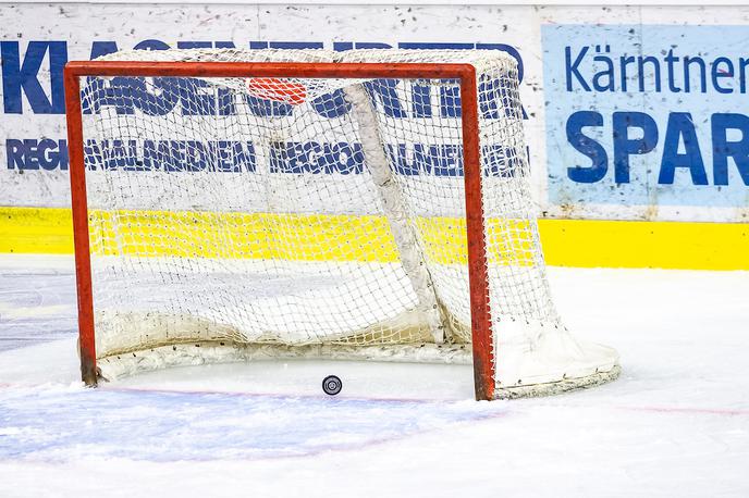 hokej splošna | V razširjenem avstrijskem prvenstvu so morali zaradi okužb s koronavirusom v taboru Bolzana prestaviti dve tekmi. Če bodo Slovaki zaostrili ukrepe, se lahko zaplete tudi z novincem v ligi. | Foto Sportida