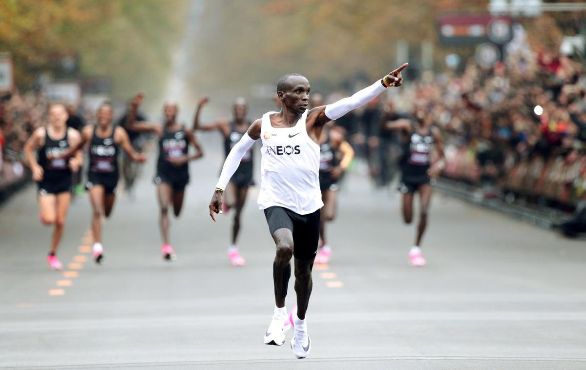 Eliud Kipchoge | Eliud Kipchoge je zaznamoval športno leto 2019 z najbolj "norim" rekordom. | Foto Reuters