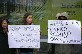 Protest prosti ubijanju živali.