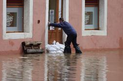 Huda neurja tudi v sosednjih državah: poplave zahtevale osem žrtev #video