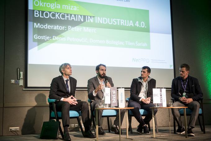 Na okrogli mizi o blockchainu na konferenci NetPRO so sodelovali Peter Merc (drugi z leve) iz Blockchain Think Tank Slovenija, Denis Petrovčič (drugi z desne) iz podjetja Blocksquare, Domen Božeglav (prvi z leve) z Ministrstva za javno upravo Republike Slovenije in trgovec z digitalnimi valutami Tilen Šarlah (prvi z desne). | Foto: Ana Kovač