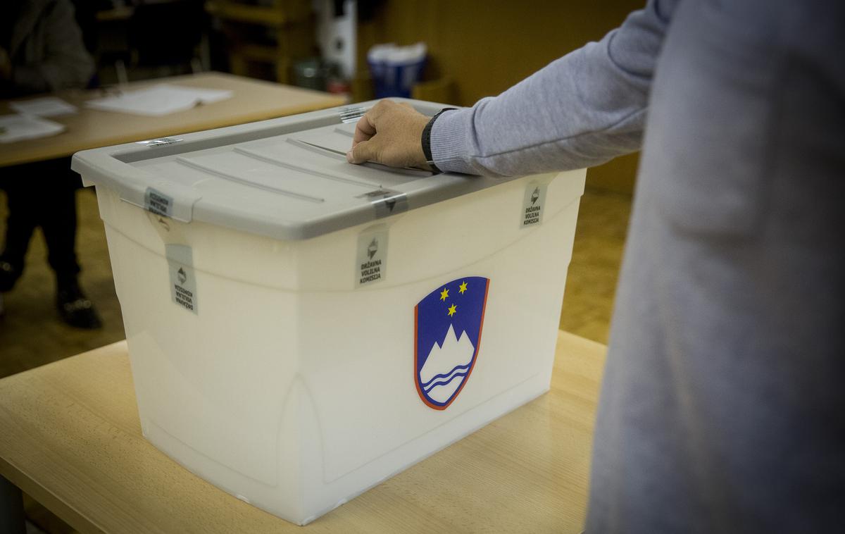 volišče, volitve, volivci, volilni listič, predsedniške volitve, glasovnica | Kvorum, ki je potreben za zavrnitev zakonov na referendumu, je odvisen od števila oddanih veljavnih glasovnic in od števila volilnih upravičencev.  | Foto Ana Kovač