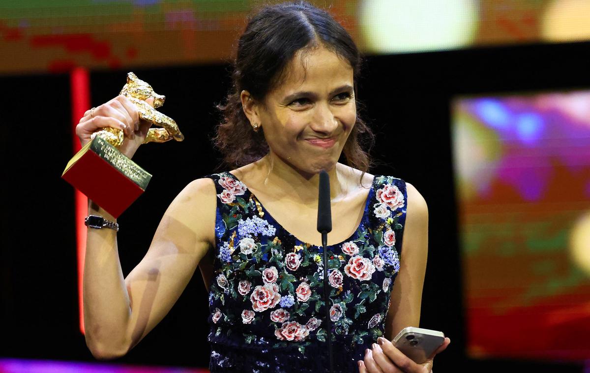 Mati Diop |  Mati Diop se je v zgodovino svetovne kinematografije vpisala kot prva temnopolta režiserka, ki je leta 2019 s filmom Atlantics prejela grand prix v Cannesu. | Foto Reuters