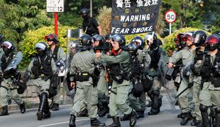 Hongkonška policija z aretacijami ponovno nad protestnike #video