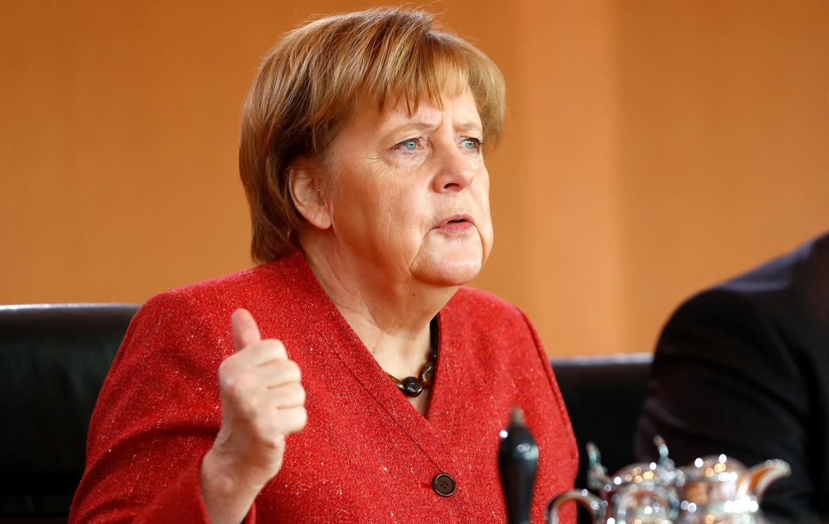 Angela Merkel | Angela Merkel je poudarila, da predsednik Evropske komisije Jean-Claude Juncker zaradi kampanje madžarskega premierja Viktorja Orbana uživa njeno polno solidarnost. | Foto Reuters