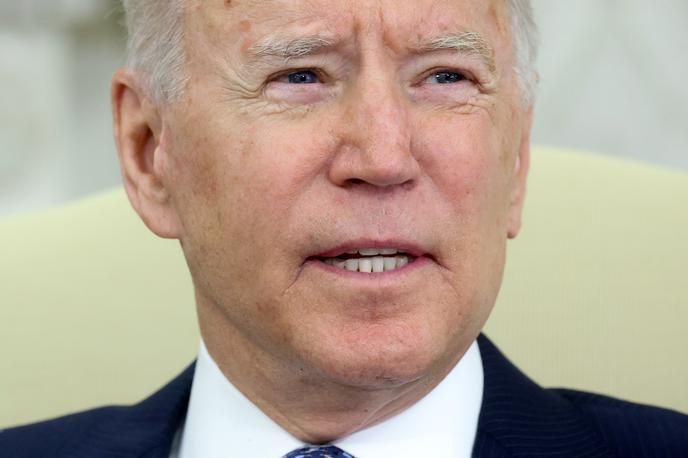 Joe Biden | Na ukrajinskem ministrstvu za infrastrukturo so sicer priznali, da se "nekateri prevozniki soočajo s težavami, povezanimi z nihanji na zavarovalniškem trgu", in dodali še, da je "država pripravljena podpreti letalske prevoznike in jim zagotoviti dodatna finančna jamstva". | Foto Reuters