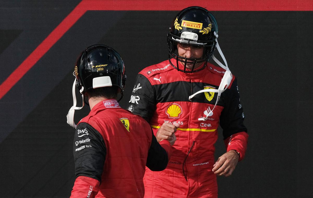 Ferrari Miami Leclerc | Leclerc je bil drugi, Sainz pa tretji. na stopničke so prišli s čeladami za ameriški nogomet. | Foto Reuters