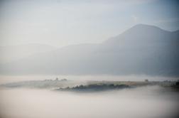 Nekateri Slovenci se bodo zbudili v megleno jutro