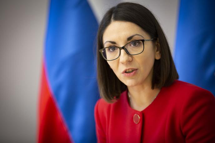 Emilija Stoimenov Duh | Uveljavitev sprememb zakona o vladi, ki so ga volivci na referendumskem glasovanju podprli, prinaša tudi preoblikovanje vladne službe v ministrstvo za digitalno preobrazbo. | Foto Bojan Puhek