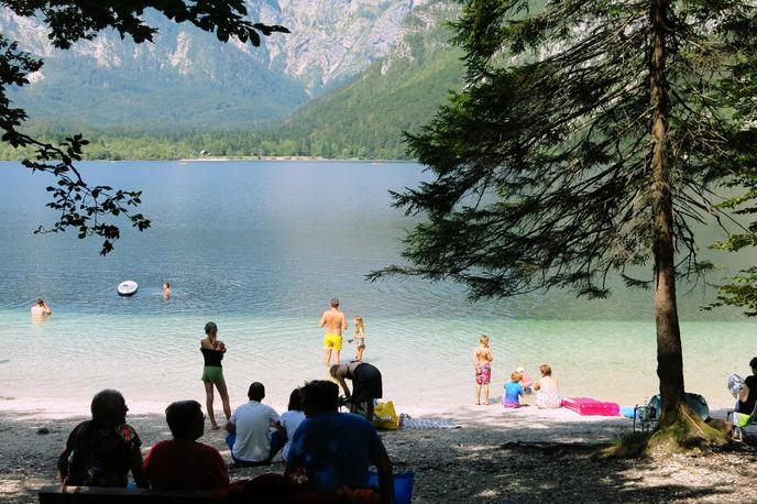 Bohinjsko jezero | Največja občina brez okužbe je med turisti zelo priljubljena občina Bohinj. | Foto Tinkara Zupan/STA