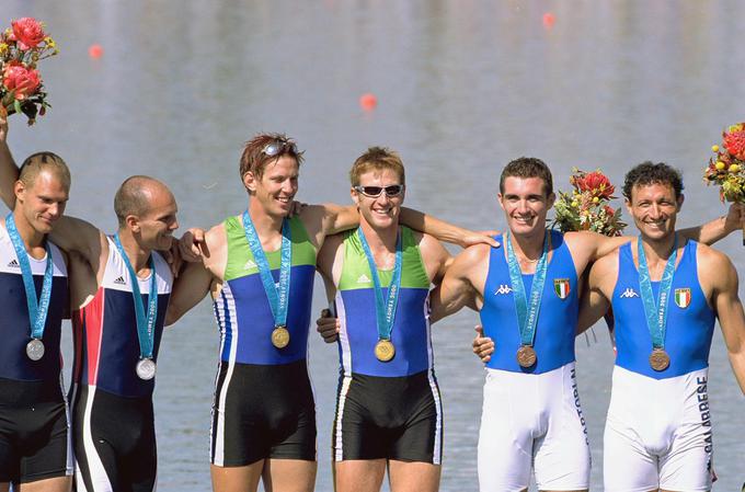 Leta 2000 je bil na olimpijskih igrah na stopničkah ob boku Iztoku Čopu in Luki Špiku. | Foto: Reuters