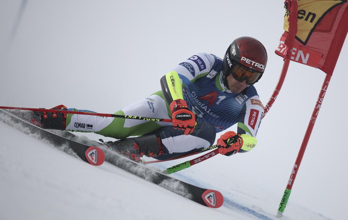 Žan Kranjec | Žan Kranjec je do odpovedi veleslaloma zasedal 16. mesto. | Foto Guliverimage