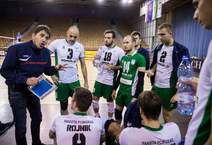 Trener Panvite Dejan Fujs ni bil zadovoljen s prikazanim. | Foto: Vid Ponikvar