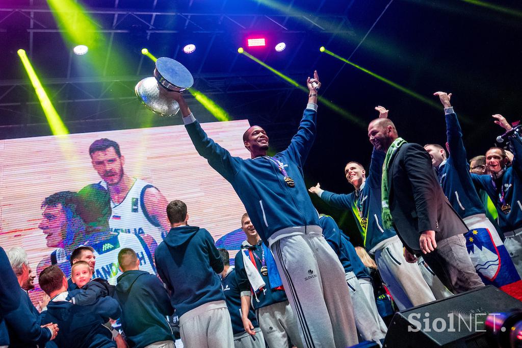 Sprejem košarkarjev EuroBasket 2017 Kongresni trg