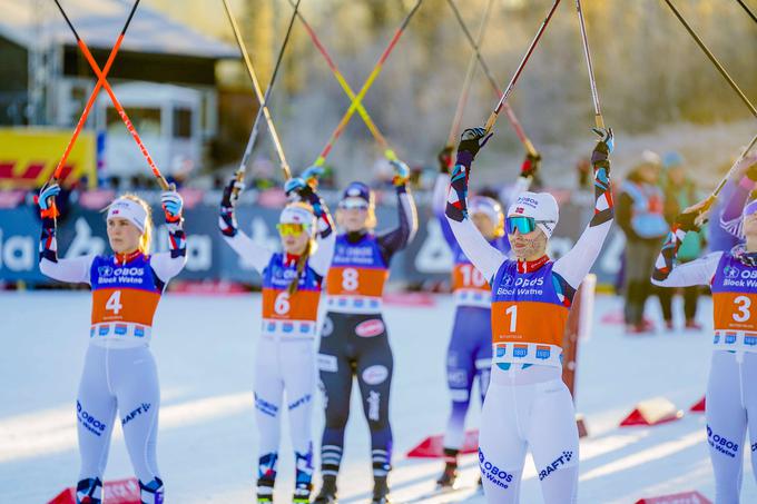 Nordijske kombinatorke s postavitvijo palic v obliki črke X (No exception) opozarjajo na krivico, ki se jim godi glede neuvrstitve na olimpijske igre. | Foto: Guliverimage/Vladimir Fedorenko