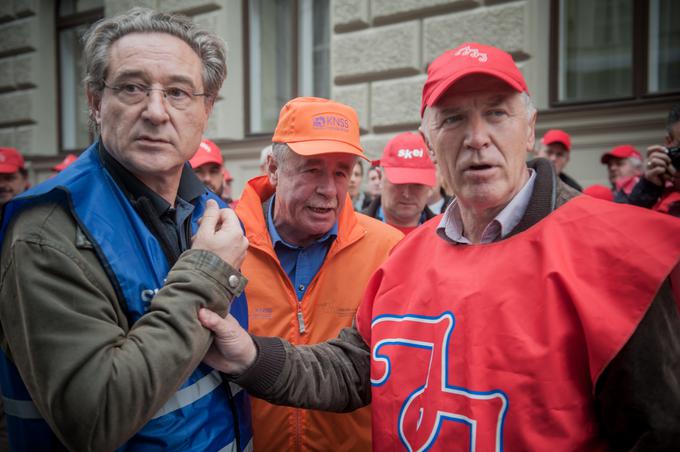 Pri doseganju svojih ciljev so od Dušana Semoliča v zadnjem času precej uspešnejši nekateri drugi sindikalni voditelji, ki vodijo organizacije z bolj parcialnimi cilji. Med njimi izstopa Branimir Štrukelj iz SVIZ. | Foto: Bor Slana