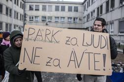 "Čez noč je bil zaradi gradnje parkirnih mest uničen ljubljanski žepni park"