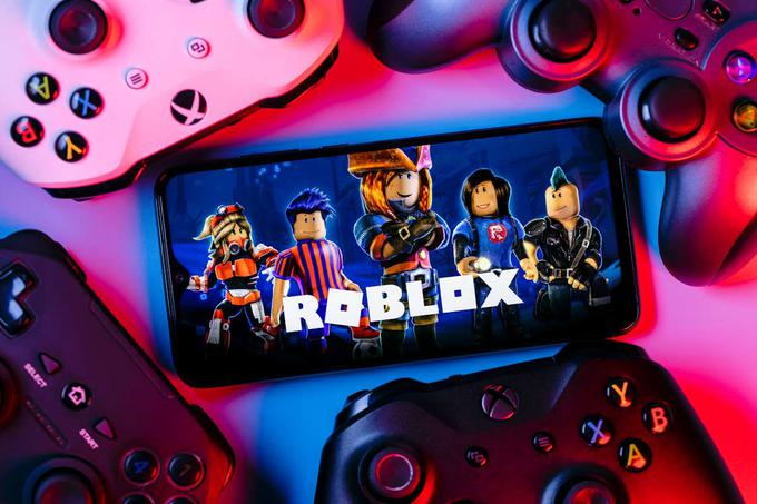 Med otroci zelo priljubljena videoigra Roblox je po oceni BEUC ena od problematičnih, kar zadeva mikrotransakcije.  | Foto: Shutterstock