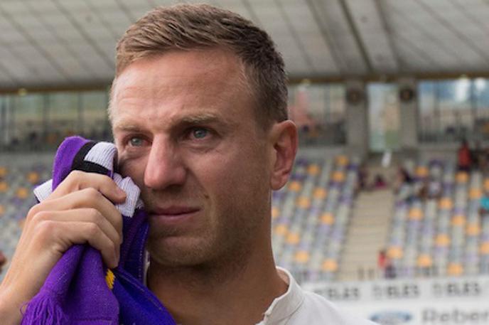 Aleš Mertelj | Aleš Mertelj je v dresu NK Maribor odigral kar 308 tekem. Na večni klubski lestvici zaseda osmo mesto. Od navijačev NK Maribor se je s solzami v očeh poslovil 28. maja 2018. | Foto Urban Urbanc/Sportida