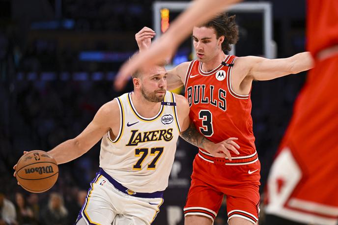 Luka Dončić | Luka Dončić in soigralci so za več kot 30 točk izgubili proti Chicagu Bulls. | Foto Reuters