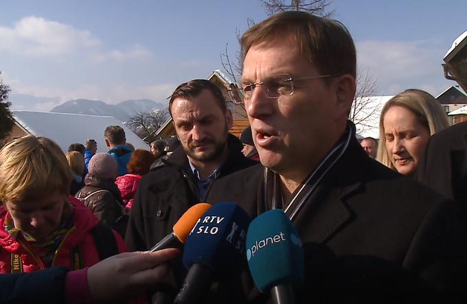 Premier Miro Cerar pravi, da se pogajanja s sindikati javnega sektorja vsekakor morajo nadaljevati. | Foto: Planet TV