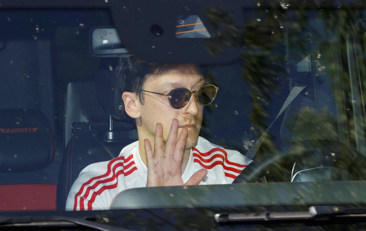 Mesut Özil | Vse kaže, da Mesut Özil po sedmih letih in pol zdaj dokončno zapušča Arsenal. | Foto Reuters