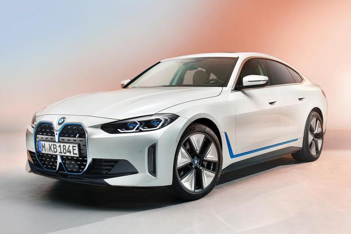 BMW i4 | V primerjavi z lanskim konceptom so vizualne razlike majhne, i4 ostaja všečno oblikovana štirivratna limuzina. | Foto BMW