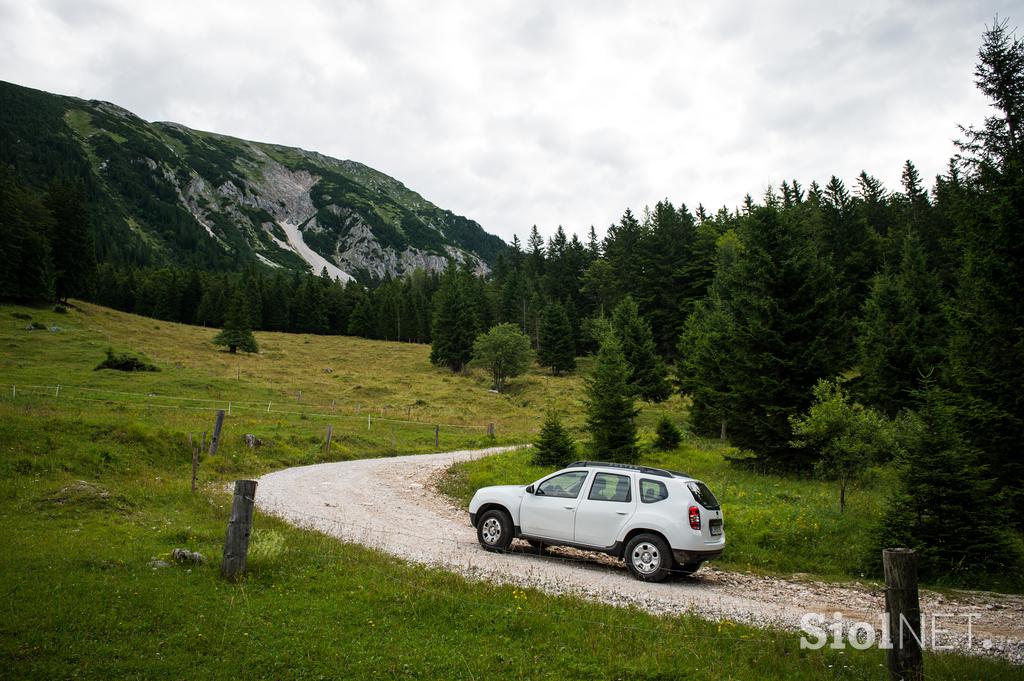 Dacia duster in oskrbnik gorske koče