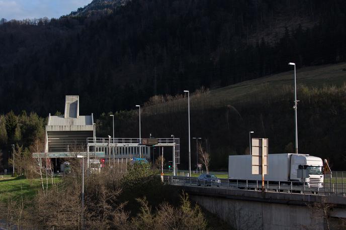 predor Karavanke | Na Darsu ocenjujejo, da bi lahko po najboljšem scenariju začeli graditi ob koncu leta, a bi lahko vnovične pritožbe dela še zamaknila. | Foto Klemen Korenjak