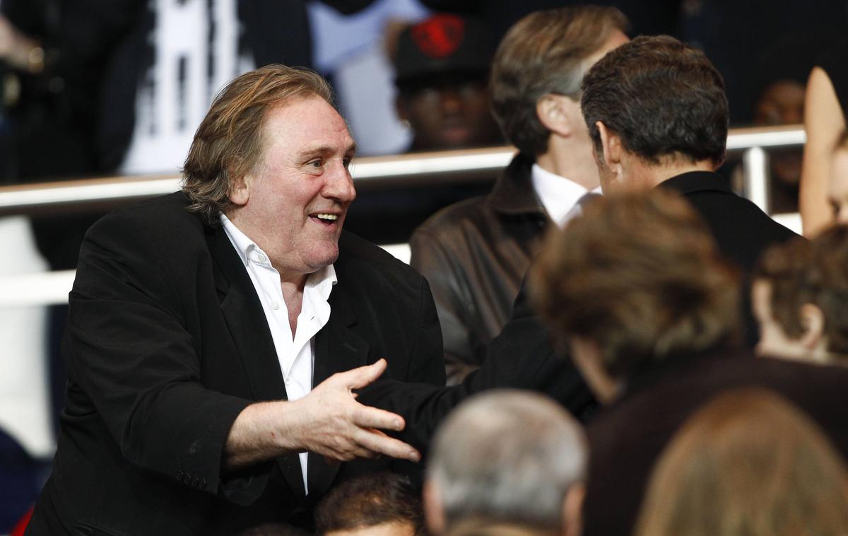 Gerard Depardieu | Scenografinja, katere ime ni javno znano, je za spletni časopis Mediapart povedala, da ji je Depardieu 10. septembra 2021 najprej namenil več vulgarnih opazk, nato pa jo je "brutalno zgrabil" in jo "otipaval čez pas in trebuh do prsi". Incident na snemanju filma Les volets verts v Parizu je prekinil telesni stražar. | Foto Guliverimage