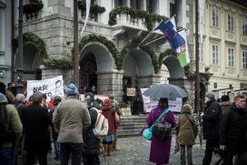 Protest, Zoran Janković, Mol, hostel celica