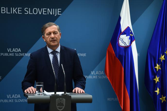 Karl Erjavec | Foto Prvak DeSUS Karl Erjavec poudarja, da je reformne zakone treba pripraviti v prvem letu mandata, v drugem letu pa jih sprejeti.