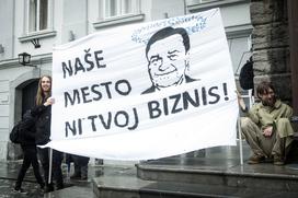 Protest, Zoran Janković, Mol, hostel celica