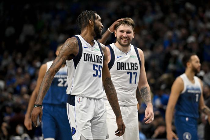 Luka Dončić Derrick Jones Jr. | Luka Dončić je za zmago proti Minnesoti prispeval 34 točk, zbral osem asistenc in šest skokov. | Foto Reuters