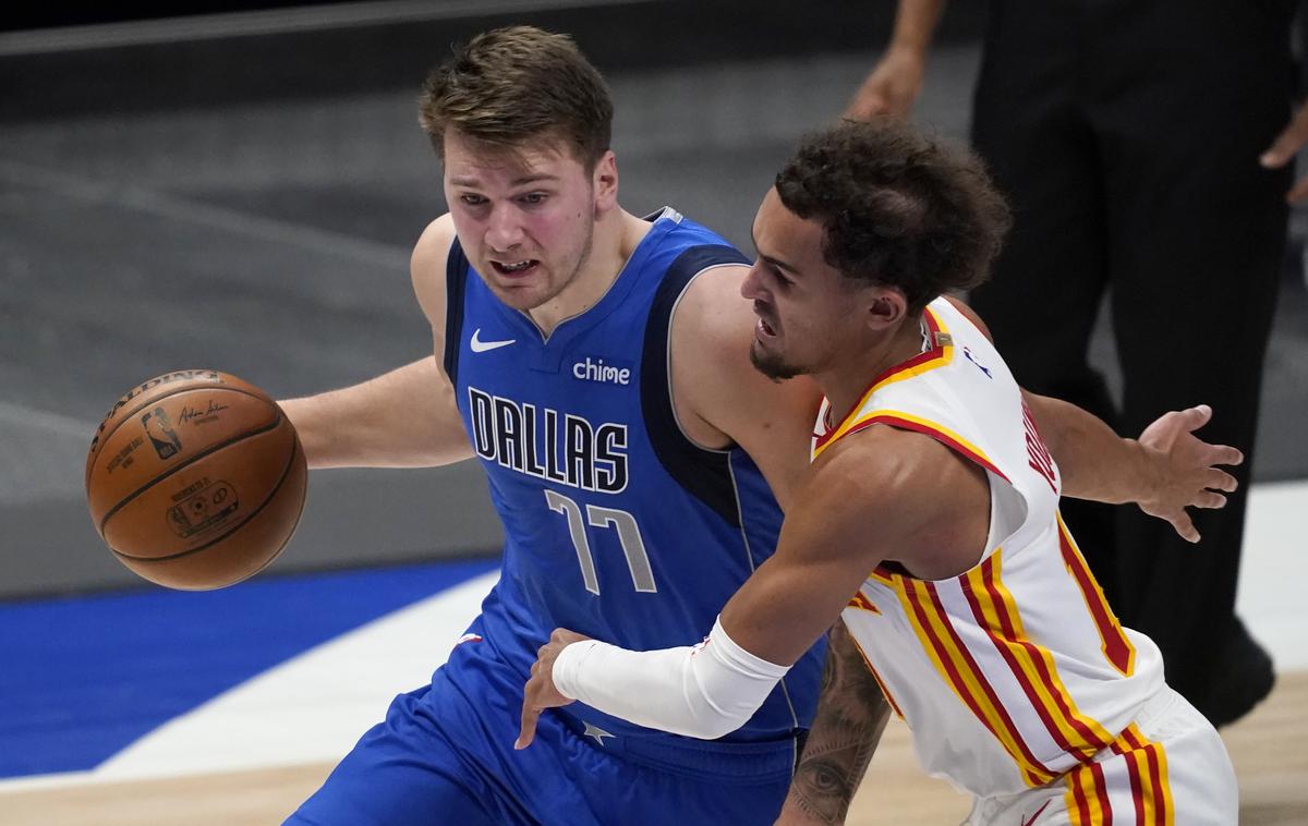 Trae Young Luka Dončić | Luka Dončić in Trae Young sta od prihoda v ligo NBA med najboljšimi posamezniki. | Foto Guliverimage