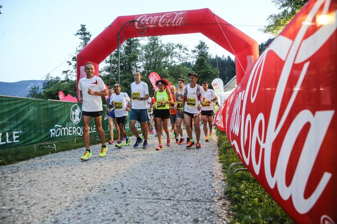 Udeleženci Nočne 10ke so se ogreli pod vodstvom maratonca Romana Kejžarja. | Foto: 