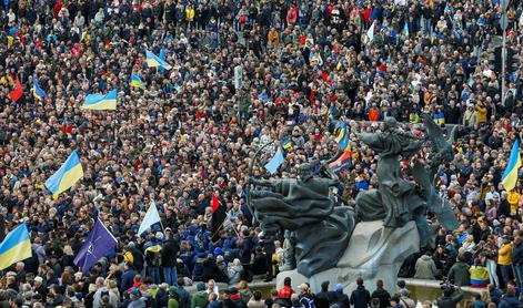 V Kijevu protestirali proti posebnemu statusu Luganska in Donecka