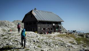 Nepotreben preplah v slovenskih gorah: planinca iskali v napačni planinski koči