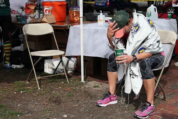 Bostonski maraton 2013 | Na današnji dan leta 2013 se je tragično končala 117. izvedba Bostonskega maratona, ki sta jo s terorističnim napadom prekinila brata Carnajev. V napadu so umrli trije ljudje, več kot 250 je bilo ranjenih, več kot 15 so morali amputirati ude.  | Foto Getty Images