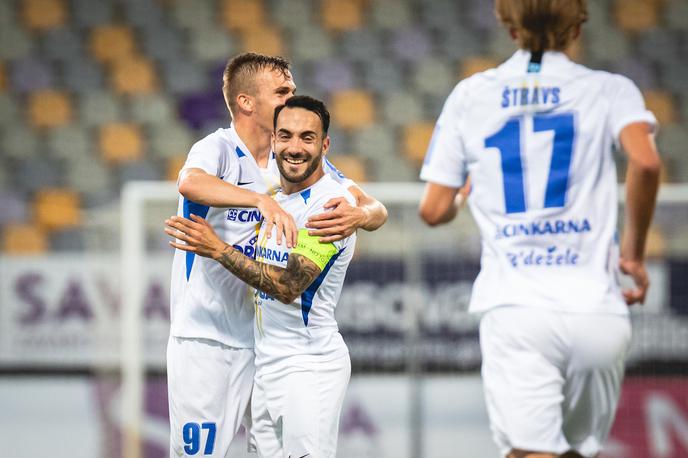 Maribor Celje | Celjani so še tretjič v tej sezoni premagali Maribor in se povsem približali vrhu. | Foto Blaž Weindorfer/Sportida